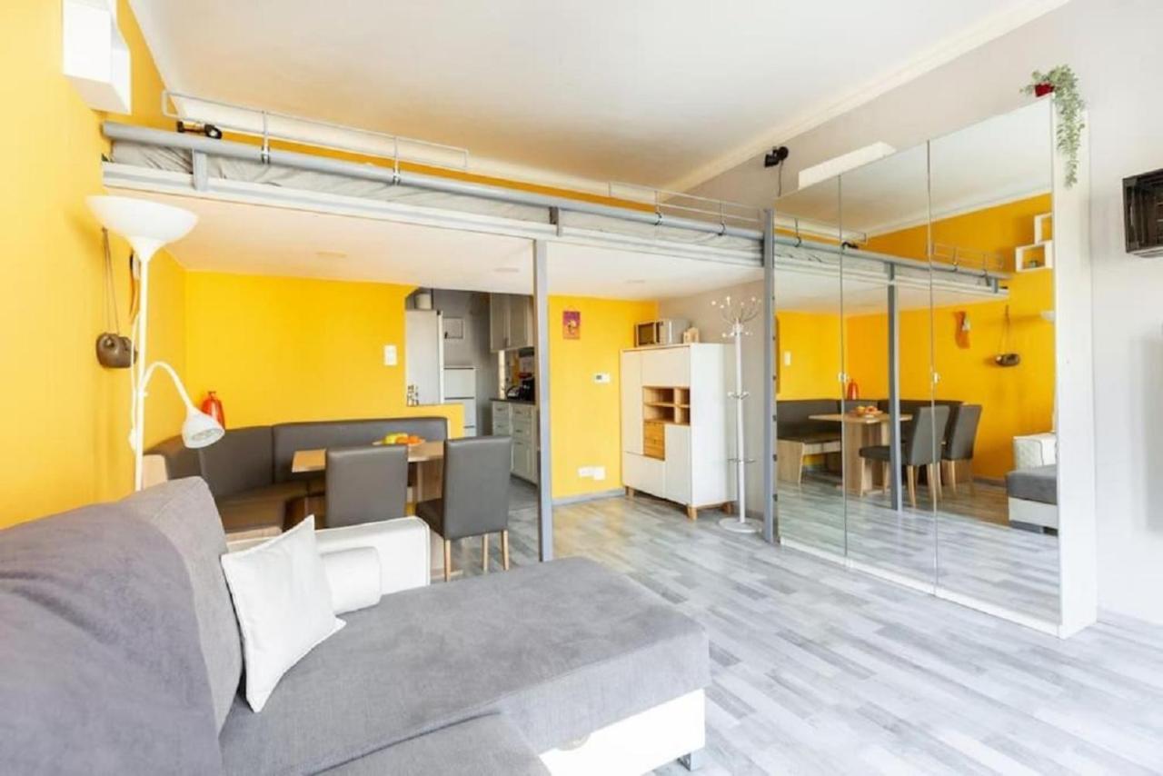 Balzac By Westend Mall With Balcony, Ac * Budapeste