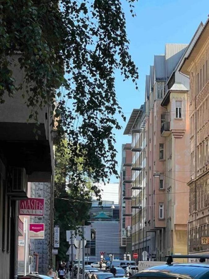 Balzac By Westend Mall With Balcony, Ac Apartamento Budapeste