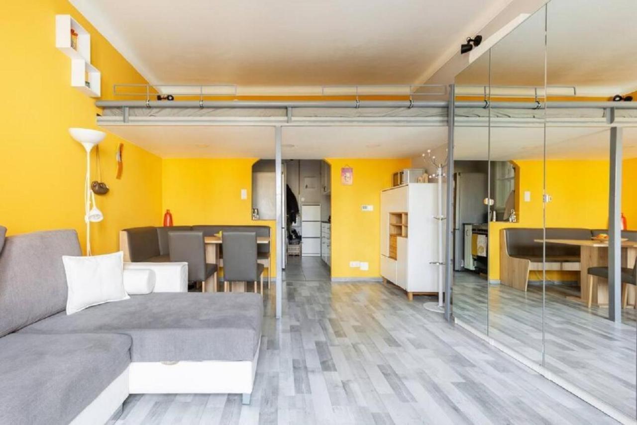 Balzac By Westend Mall With Balcony, Ac Appartement *