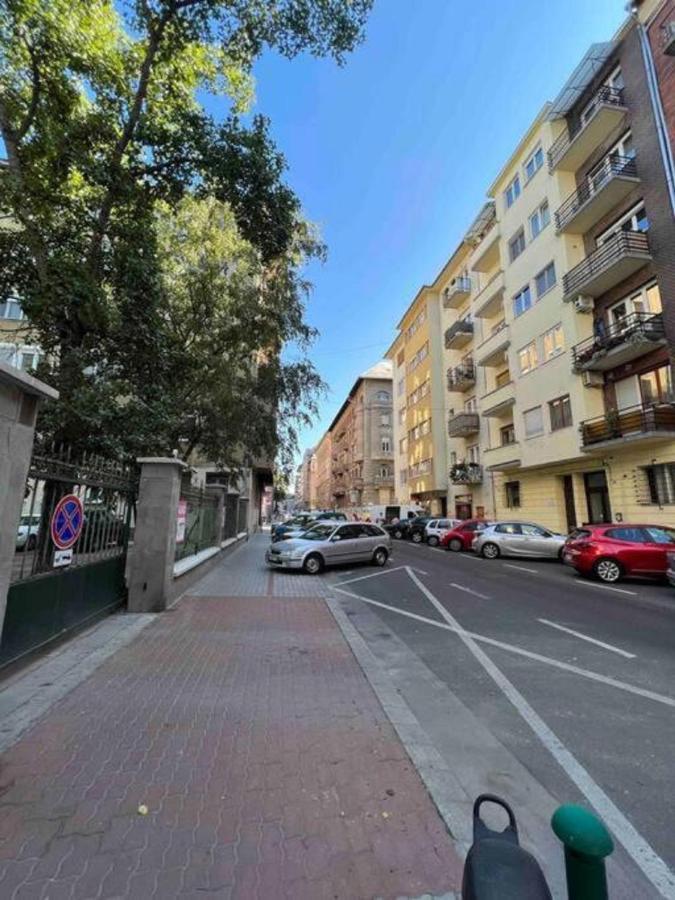 Balzac By Westend Mall With Balcony, Ac Appartement Budapest