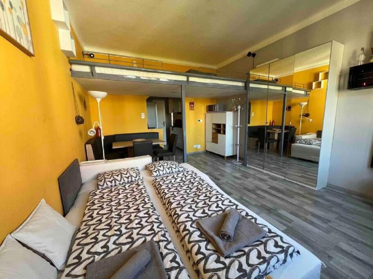 Appartement Balzac By Westend Mall With Balcony, Ac *