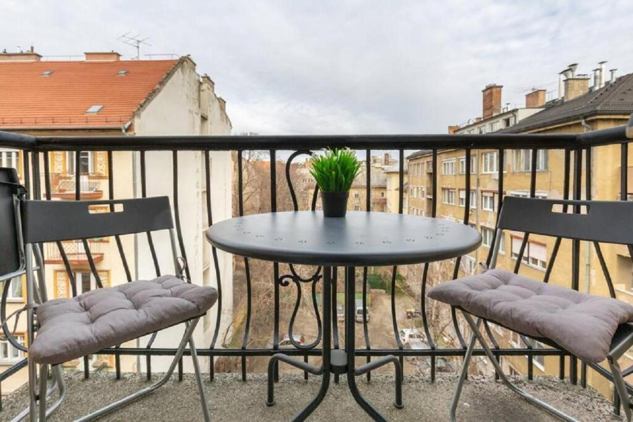 Balzac By Westend Mall With Balcony, Ac Budapest